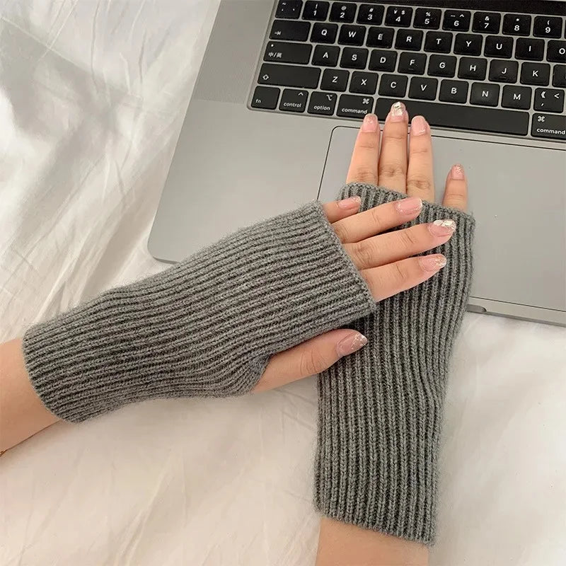 Women’s Knitted Half-Finger Gloves